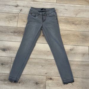 Gray 1822 skinny jeans size 25